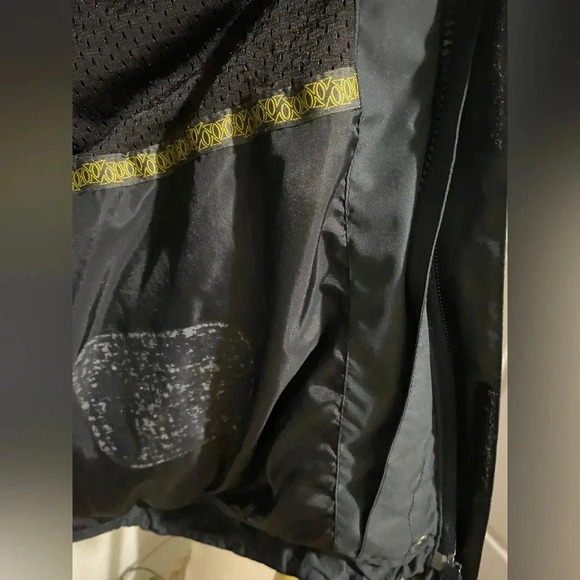 VAUDE cycling jacket size xl - Picture 10 of 16